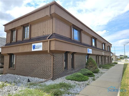 3200 Woodville Rd, Northwood, OH, 43619-1579 | Card Image