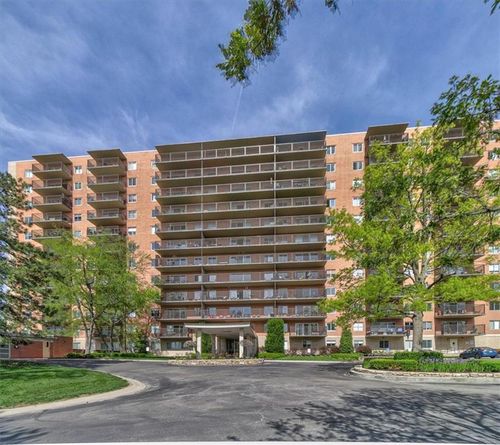 106-4550 Warwick Blvd, Kansas City, MO, 64111-1844 | Card Image
