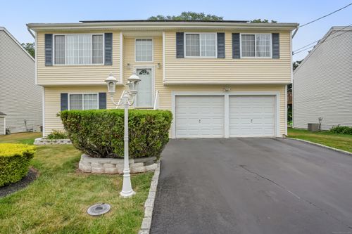 4 Russo Ter, New Haven, CT, 06513-4141 | Card Image