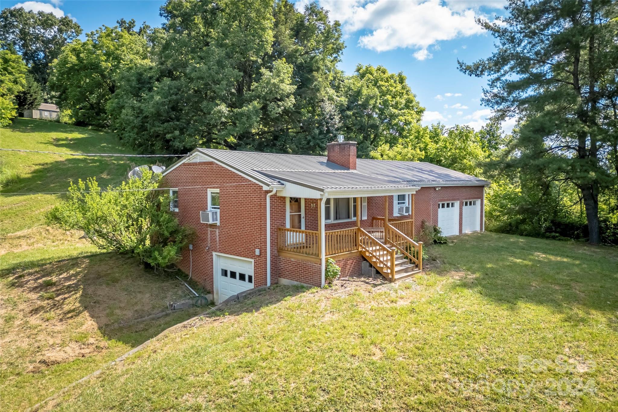 Madison Heights Dr, Marshall, NC 28753