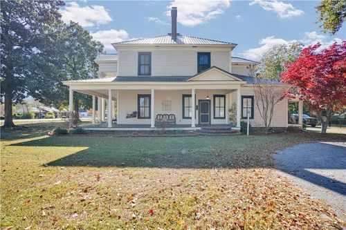 115 N Magnolia St, Raeford, NC, 28376-2843 | Card Image