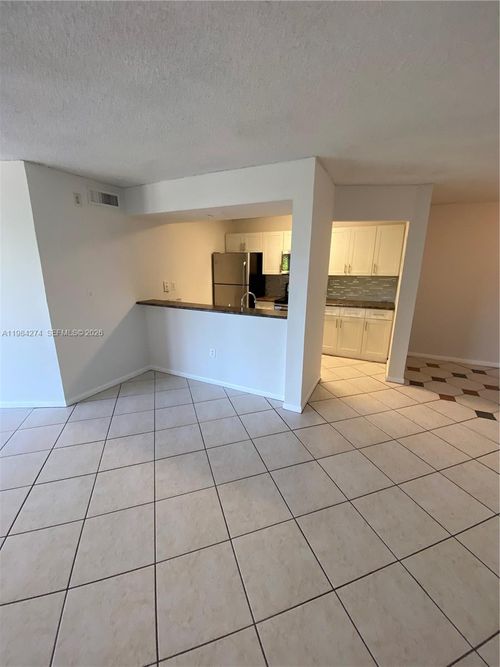 apt-d305-7035 Nw 186th St, Hialeah, FL, 33015-3180 | Card Image