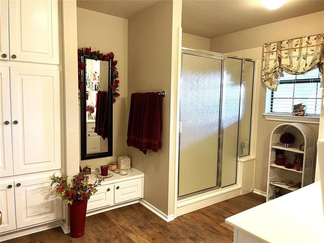 403 N Hall St, House other with 5 bedrooms, 3 bathrooms and null parking in Fairfield TX | Image 38