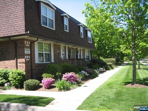 255 Piermont Rd, Cresskill, NJ, 07626-1559 | Card Image