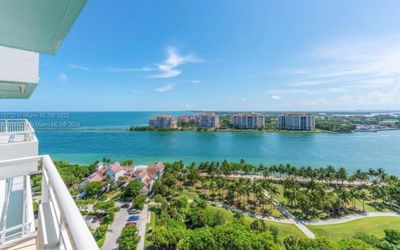 1405 - 400 S Pointe Dr, Condo with 2 bedrooms, 2 bathrooms and null parking in Miami Beach FL | Image 3