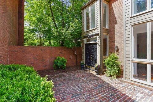 49 Willow Gln, Atlanta, GA, 30342-1109 | Card Image