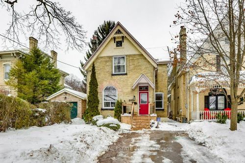 {{alt}} | Card Image