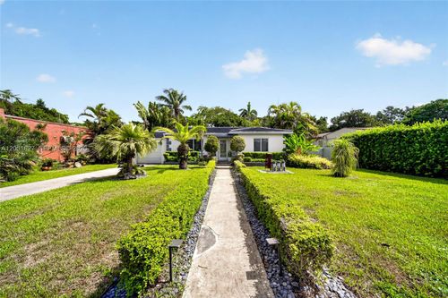 467 Ne 129th St, North Miami, FL, 33161-4729 | Card Image