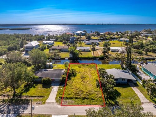 188 Danforth Dr, PORT CHARLOTTE, FL, 33980-2546 | Card Image
