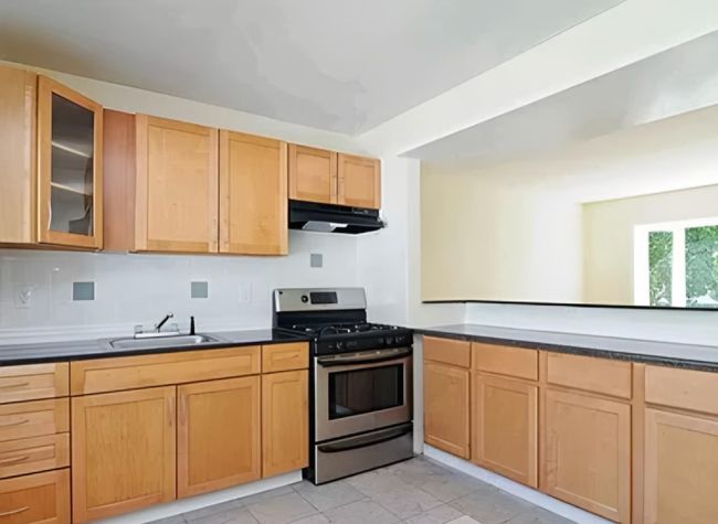 1933 Apache Rd, House other with 2 bedrooms, 2 bathrooms and 1 parking in Waukegan IL | Image 6