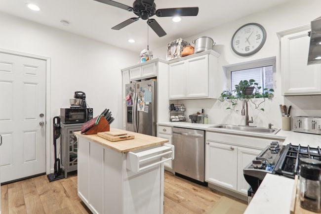 3617 N Whipple St, Home with 6 bedrooms, 2 bathrooms and 2 parking in CHICAGO IL | Image 14