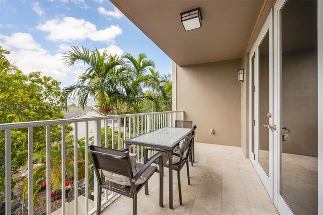 305 - 3540 Main Hwy, Condo with 2 bedrooms, 2 bathrooms and null parking in Coconut Grove FL | Image 15