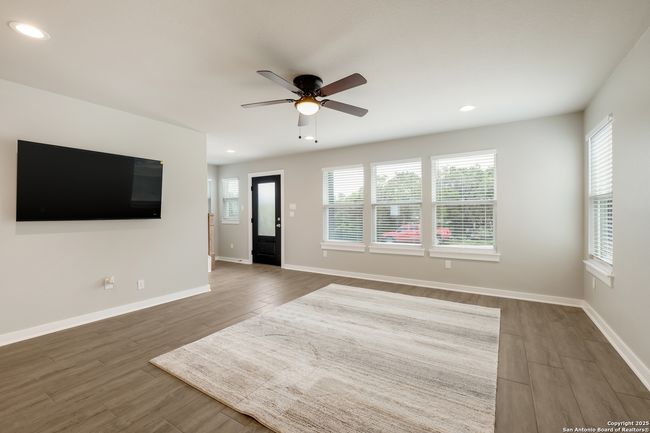 122 Hi View Dr, House other with 3 bedrooms, 3 bathrooms and null parking in Pipe Creek TX | Image 8