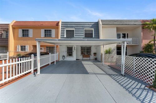 960 W 79th Pl, Hialeah, FL, 33014-3572 | Card Image