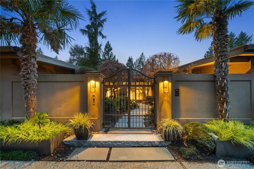 3215 78th Pl Ne, Medina, WA, 98039-1019 | Card Image