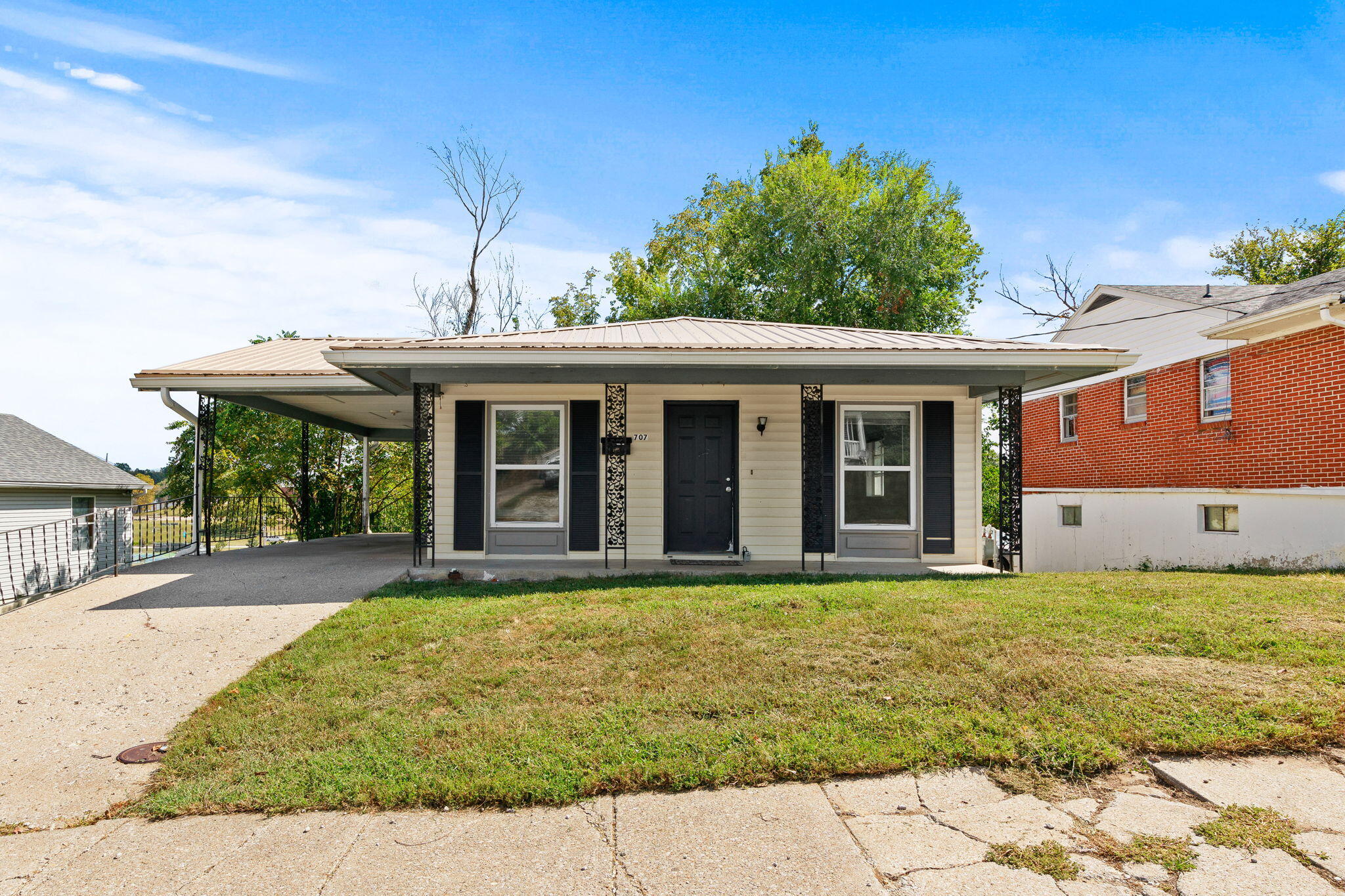 Maple St, Jefferson City, MO 65101