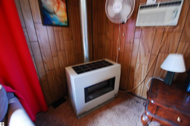 262 W Lagrant Rd, House other with 1 bedrooms, 1 bathrooms and null parking in Twining MI | Image 5