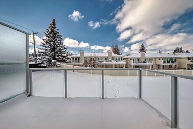 408 Shawnee Square Sw, Home with 3 bedrooms, 2 bathrooms and 3 parking in Calgary AB | Image 13