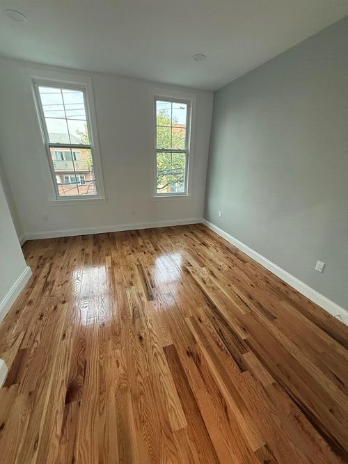 6058 55th St, Maspeth, NY, 11378-3390 | Card Image