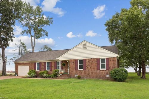 8950 Cook Dr, Hayes, VA, 23072-3863 | Card Image