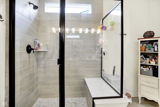 Nice large shower in the Primary | Image 16