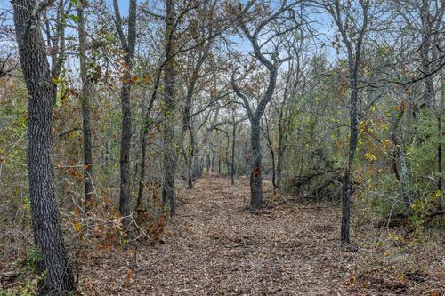 766 Bugtussle Ln, Luling, TX, 78648 | Card Image