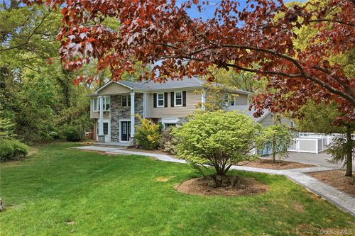 10 Stony Run Ct, Dix Hills, NY, 11746-5013 | Card Image