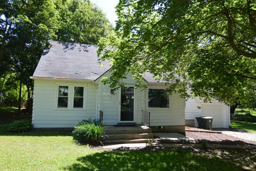 8412 Wium St, Cary, IL, 60013-3040 | Card Image