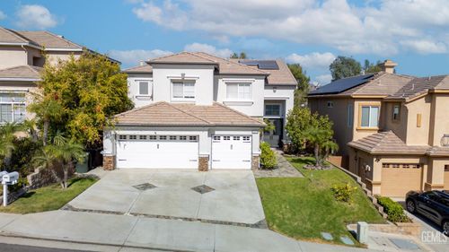 8755 E Garden View Dr, Anaheim, CA, 92808-1669 | Card Image