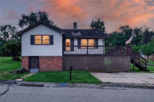 1933 Gay Ave, Greensburg, PA, 15601-5237 | Card Image