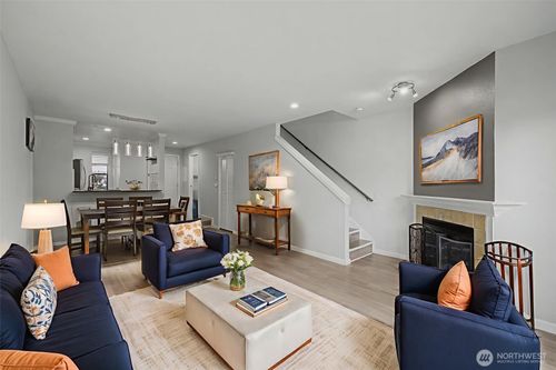 402-8013 Ne 177th Ct, Kenmore, WA, 98028-1881 | Card Image