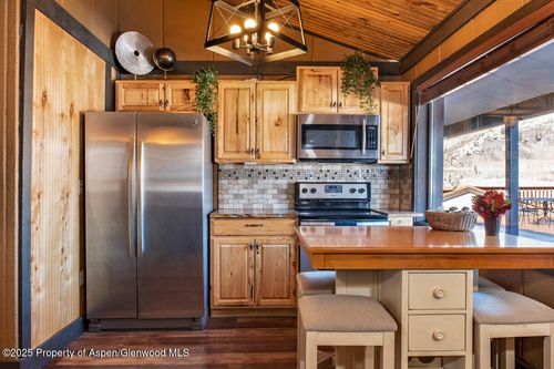 a2-11101 County Road 117, Glenwood Springs, CO, 81601-9534 | Card Image