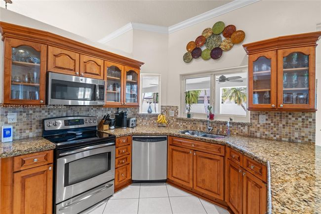 14288 Sw 21 St Ter, House other with 4 bedrooms, 4 bathrooms and null parking in Miami FL | Image 51