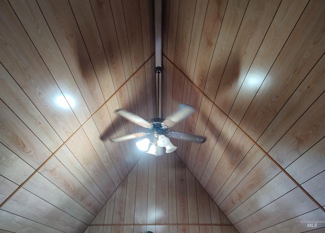 2738 Dixie Rd, House other with 2 bedrooms, 2 bathrooms and 2 parking in Dixie ID | Image 16