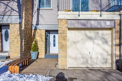 46 - 2315 Bromsgrove Rd, Condo with 4 bedrooms, 2 bathrooms and 2 parking in Mississauga ON | Image 2