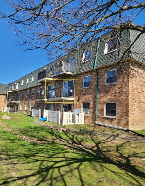 apt-215-9950 S 84th Ter, Palos Hills, IL, 60465-1221 | Card Image