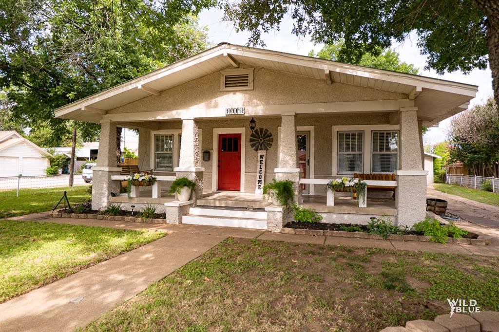 Seaman St, Eastland, TX 76448
