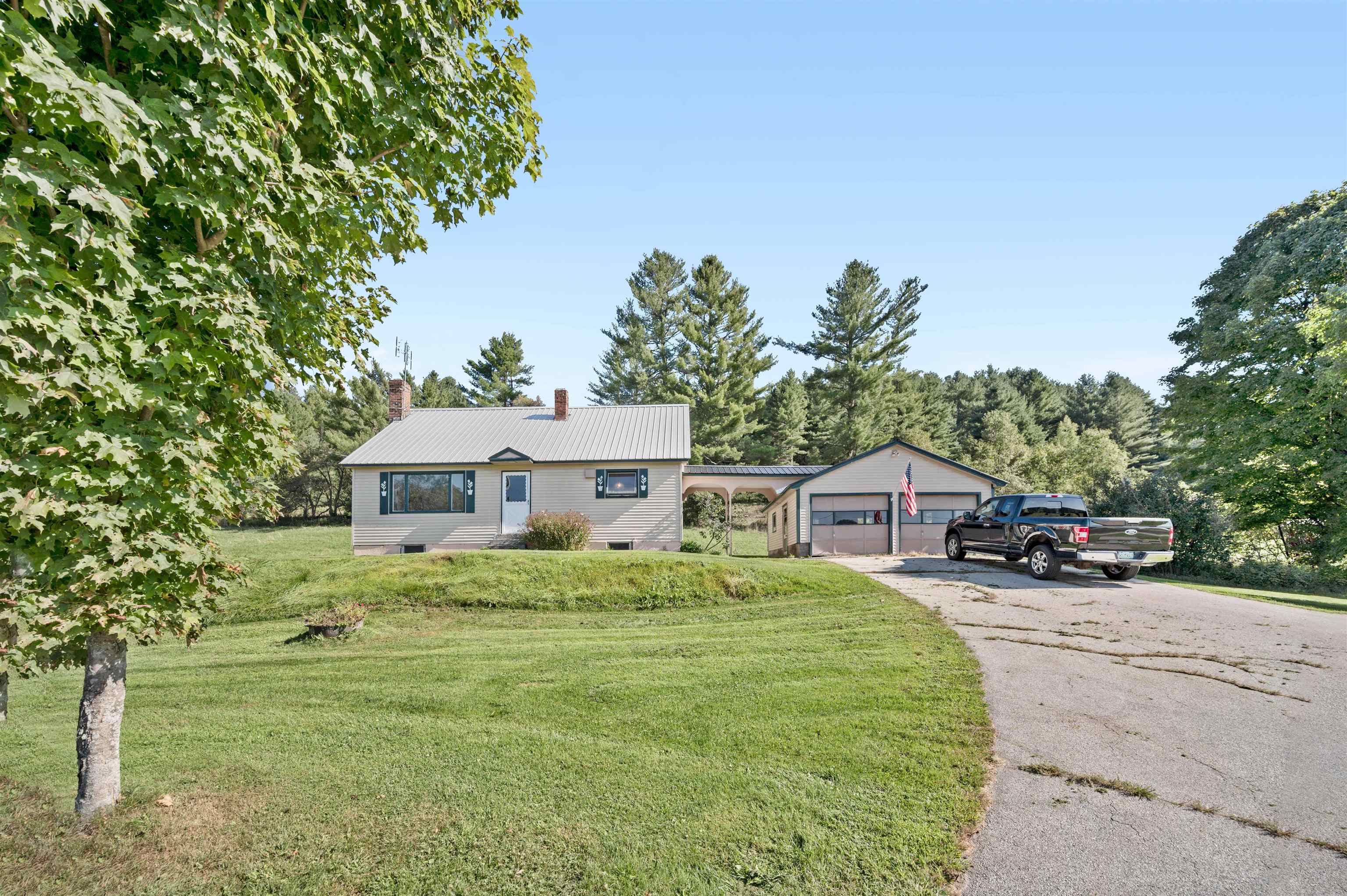 Glinnis Rd, Northfield, VT 05663
