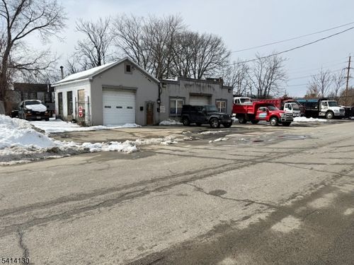 179 Old Turnpike Rd, Wayne, NJ, 07470-6926 | Card Image