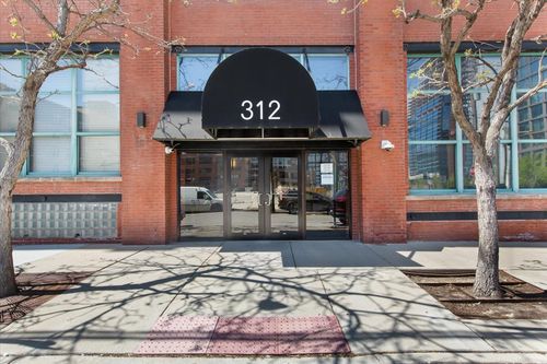 4d-312 N May St, Chicago, IL, 60607-1234 | Card Image
