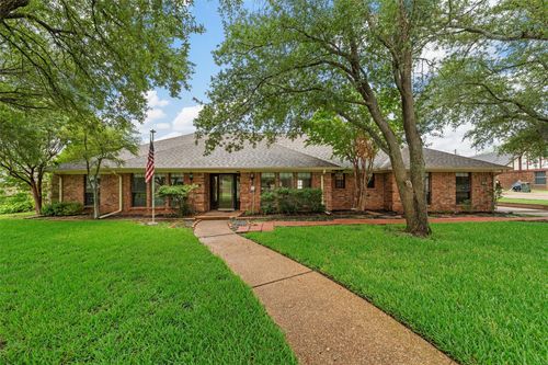 8216 Teakwood Dr, Woodway, TX, 76712-2426 | Card Image