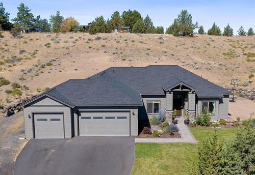2273 Ne Valley View Ct, Madras, OR, 97741-8738 | Card Image