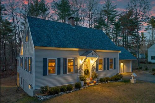 581 E Side Dr, Alton Bay, NH, 03810-4773 | Card Image