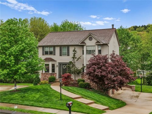 330 Warrick Dr, Seven Fields, PA, 16046-8016 | Card Image