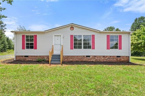 183 New Crosswinds Dr, Mount Airy, NC, 27030-6098 | Card Image