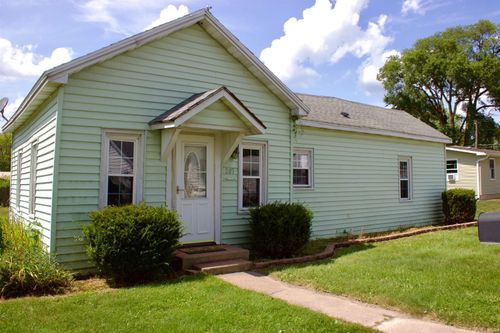 203 N Thompson St, Bourbon, IN, 46504-1154 | Card Image