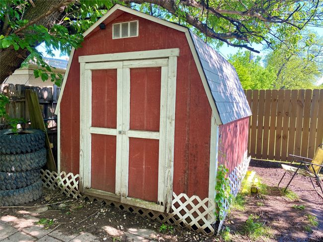 302 Meadow Dr, House other with 2 bedrooms, 1 bathrooms and null parking in Gainesville TX | Image 18