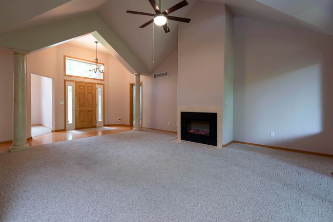 Main Entry Level | Image 11