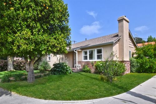 18133 Osborne St, Northridge, CA, 91325-2735 | Card Image