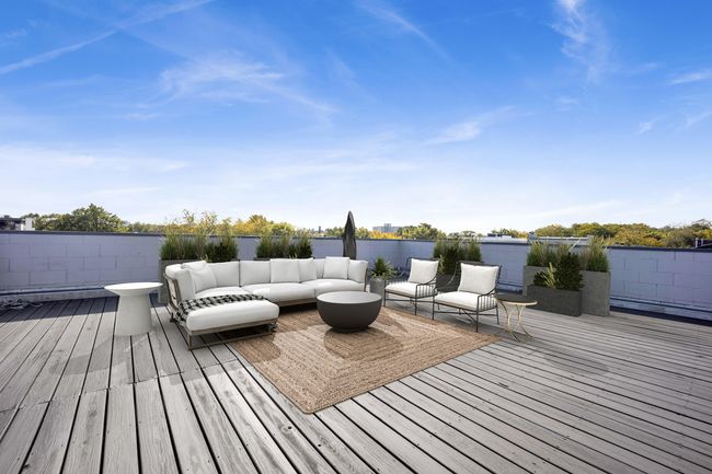 APT-3 - 2235 W Belden Ave, Condo with 3 bedrooms, 2 bathrooms and 1 parking in CHICAGO IL | Image 27